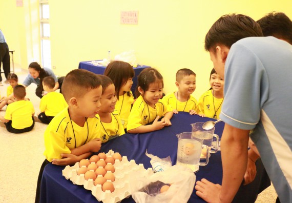 ภาพกิจกรรม คณะวิทยาศาสตร์และเทคโนโลยี จัดค่ายวิทยาศาสตร์โรงเรียนสาธิตฯ