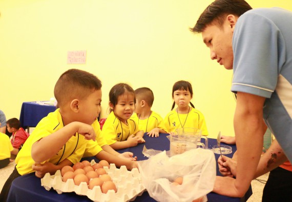 ภาพกิจกรรม คณะวิทยาศาสตร์และเทคโนโลยี จัดค่ายวิทยาศาสตร์โรงเรียนสาธิตฯ