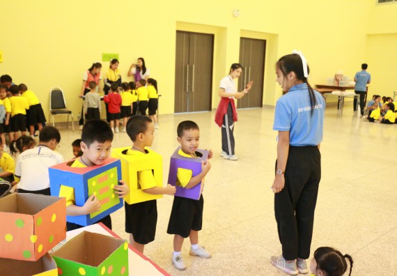 ภาพกิจกรรม คณะวิทยาศาสตร์และเทคโนโลยี จัดค่ายวิทยาศาสตร์โรงเรียนสาธิตฯ