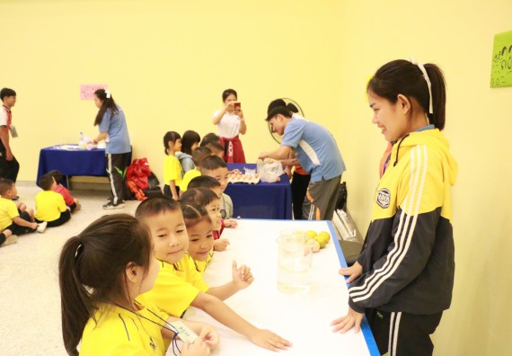 ภาพกิจกรรม คณะวิทยาศาสตร์และเทคโนโลยี จัดค่ายวิทยาศาสตร์โรงเรียนสาธิตฯ