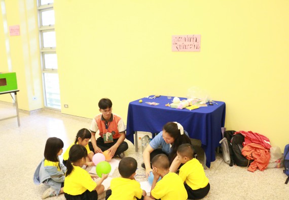 ภาพกิจกรรม คณะวิทยาศาสตร์และเทคโนโลยี จัดค่ายวิทยาศาสตร์โรงเรียนสาธิตฯ