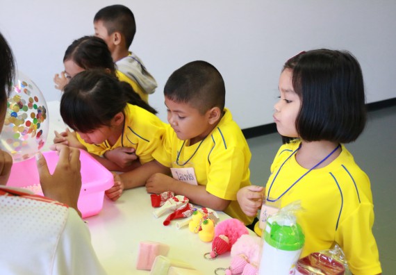 ภาพกิจกรรม คณะวิทยาศาสตร์และเทคโนโลยี จัดค่ายวิทยาศาสตร์โรงเรียนสาธิตฯ