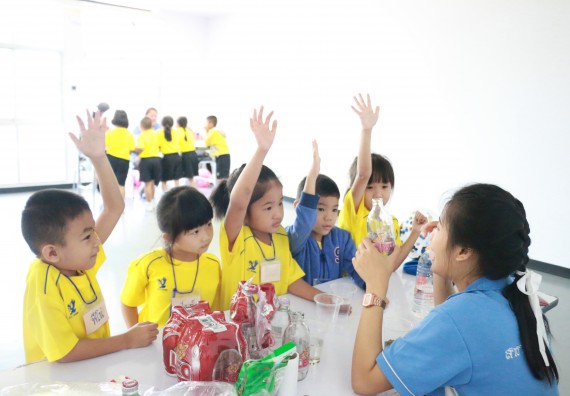 ภาพกิจกรรม คณะวิทยาศาสตร์และเทคโนโลยี จัดค่ายวิทยาศาสตร์โรงเรียนสาธิตฯ
