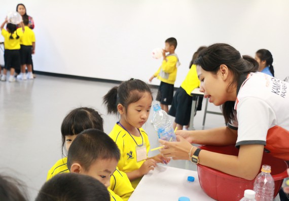 ภาพกิจกรรม คณะวิทยาศาสตร์และเทคโนโลยี จัดค่ายวิทยาศาสตร์โรงเรียนสาธิตฯ