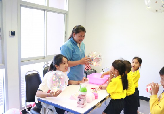 ภาพกิจกรรม คณะวิทยาศาสตร์และเทคโนโลยี จัดค่ายวิทยาศาสตร์โรงเรียนสาธิตฯ