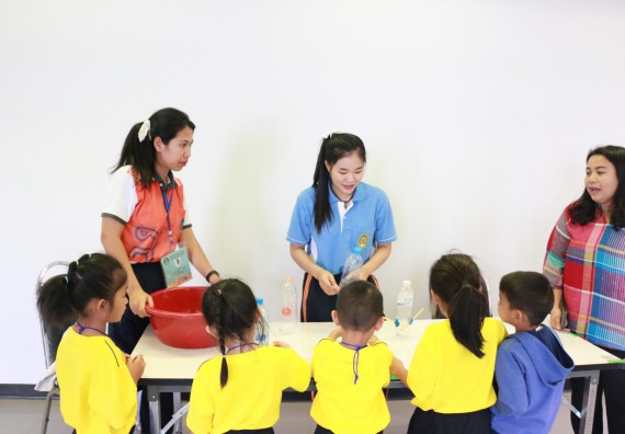 ภาพกิจกรรม คณะวิทยาศาสตร์และเทคโนโลยี จัดค่ายวิทยาศาสตร์โรงเรียนสาธิตฯ