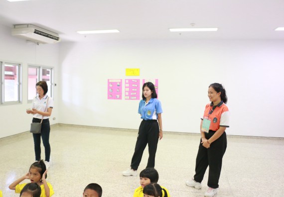 ภาพกิจกรรม คณะวิทยาศาสตร์และเทคโนโลยี จัดค่ายวิทยาศาสตร์โรงเรียนสาธิตฯ