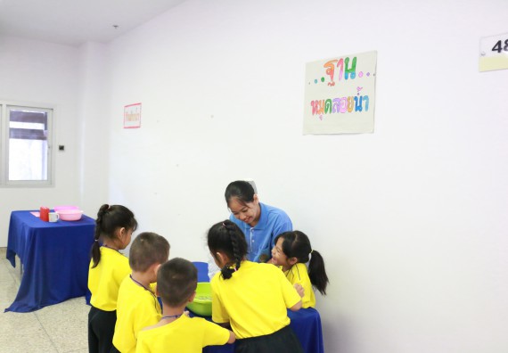 ภาพกิจกรรม คณะวิทยาศาสตร์และเทคโนโลยี จัดค่ายวิทยาศาสตร์โรงเรียนสาธิตฯ