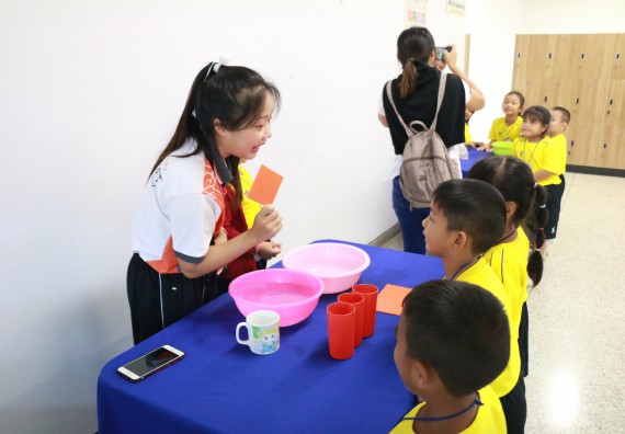 ภาพกิจกรรม คณะวิทยาศาสตร์และเทคโนโลยี จัดค่ายวิทยาศาสตร์โรงเรียนสาธิตฯ