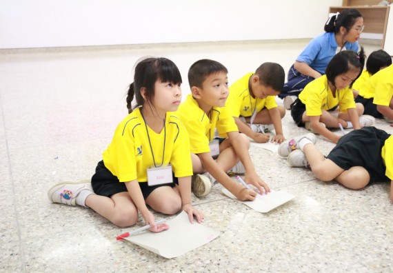 ภาพกิจกรรม คณะวิทยาศาสตร์และเทคโนโลยี จัดค่ายวิทยาศาสตร์โรงเรียนสาธิตฯ