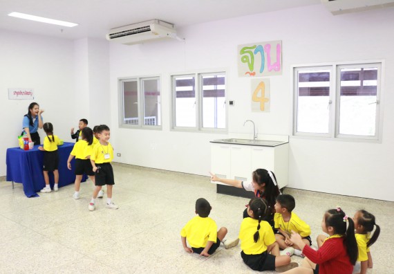 ภาพกิจกรรม คณะวิทยาศาสตร์และเทคโนโลยี จัดค่ายวิทยาศาสตร์โรงเรียนสาธิตฯ