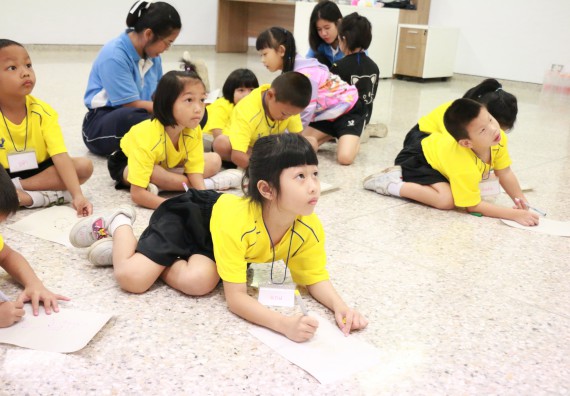 ภาพกิจกรรม คณะวิทยาศาสตร์และเทคโนโลยี จัดค่ายวิทยาศาสตร์โรงเรียนสาธิตฯ