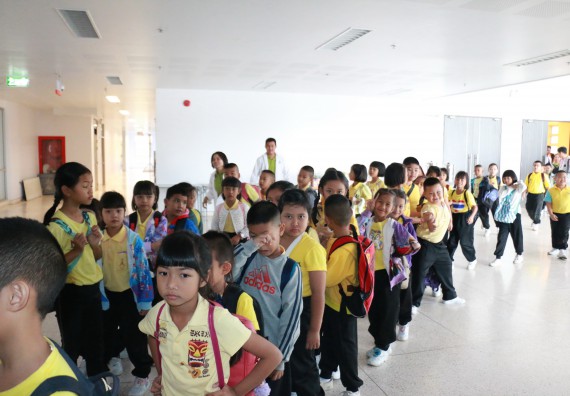 ภาพกิจกรรม คณะวิทยาศาสตร์และเทคโนโลยี จัดค่ายวิทยาศาสตร์โรงเรียนสาธิตฯ