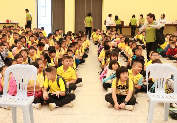 ภาพกิจกรรม คณะวิทยาศาสตร์และเทคโนโลยี จัดค่ายวิทยาศาสตร์โรงเรียนสาธิตฯ