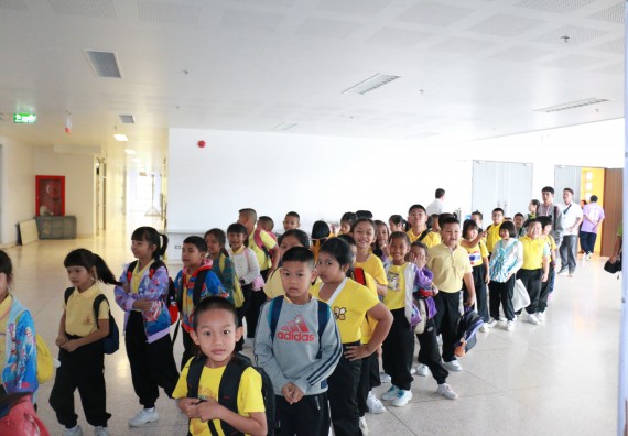 ภาพกิจกรรม คณะวิทยาศาสตร์และเทคโนโลยี จัดค่ายวิทยาศาสตร์โรงเรียนสาธิตฯ