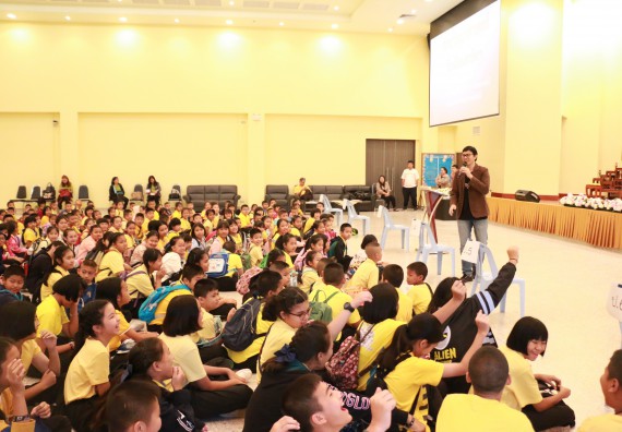 ภาพกิจกรรม คณะวิทยาศาสตร์และเทคโนโลยี จัดค่ายวิทยาศาสตร์โรงเรียนสาธิตฯ