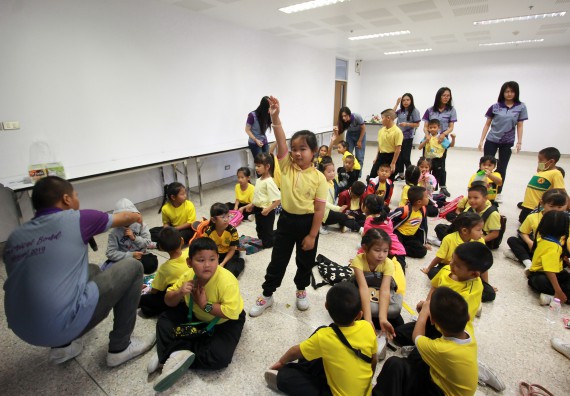 ภาพกิจกรรม คณะวิทยาศาสตร์และเทคโนโลยี จัดค่ายวิทยาศาสตร์โรงเรียนสาธิตฯ