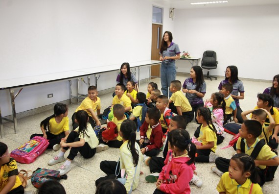 ภาพกิจกรรม คณะวิทยาศาสตร์และเทคโนโลยี จัดค่ายวิทยาศาสตร์โรงเรียนสาธิตฯ