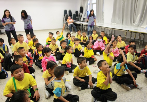 ภาพกิจกรรม คณะวิทยาศาสตร์และเทคโนโลยี จัดค่ายวิทยาศาสตร์โรงเรียนสาธิตฯ