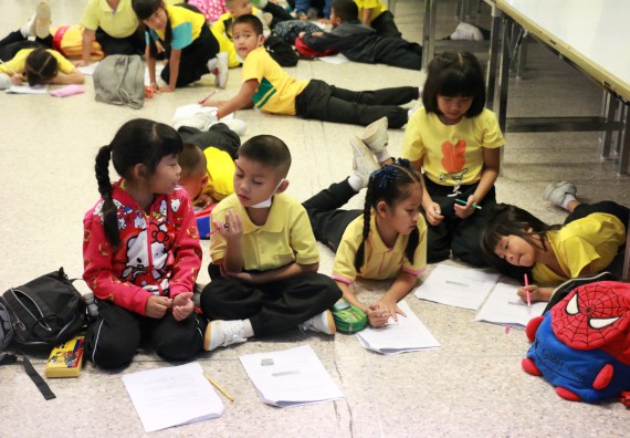 ภาพกิจกรรม คณะวิทยาศาสตร์และเทคโนโลยี จัดค่ายวิทยาศาสตร์โรงเรียนสาธิตฯ