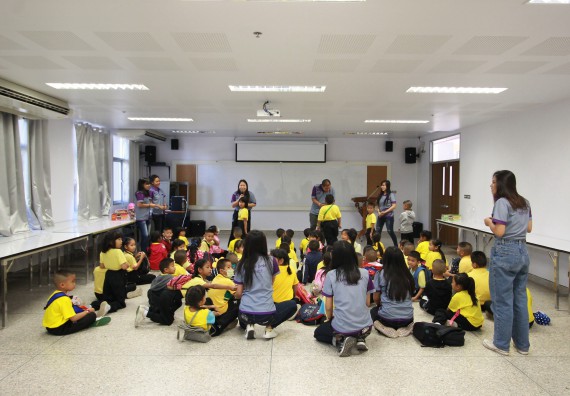 ภาพกิจกรรม คณะวิทยาศาสตร์และเทคโนโลยี จัดค่ายวิทยาศาสตร์โรงเรียนสาธิตฯ