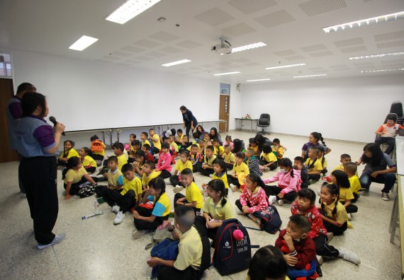 ภาพกิจกรรม คณะวิทยาศาสตร์และเทคโนโลยี จัดค่ายวิทยาศาสตร์โรงเรียนสาธิตฯ