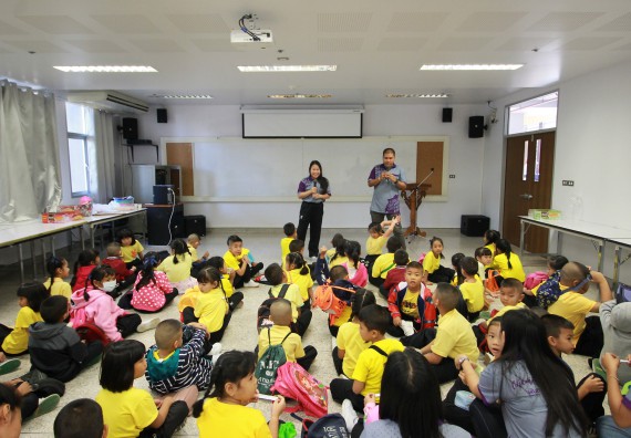 ภาพกิจกรรม คณะวิทยาศาสตร์และเทคโนโลยี จัดค่ายวิทยาศาสตร์โรงเรียนสาธิตฯ