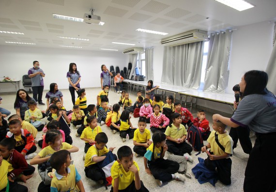 ภาพกิจกรรม คณะวิทยาศาสตร์และเทคโนโลยี จัดค่ายวิทยาศาสตร์โรงเรียนสาธิตฯ