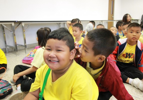 ภาพกิจกรรม คณะวิทยาศาสตร์และเทคโนโลยี จัดค่ายวิทยาศาสตร์โรงเรียนสาธิตฯ