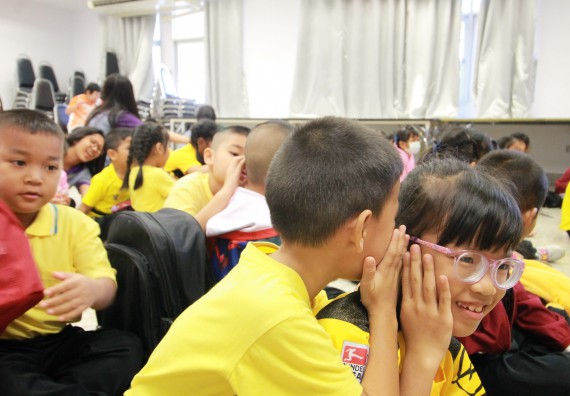 ภาพกิจกรรม คณะวิทยาศาสตร์และเทคโนโลยี จัดค่ายวิทยาศาสตร์โรงเรียนสาธิตฯ