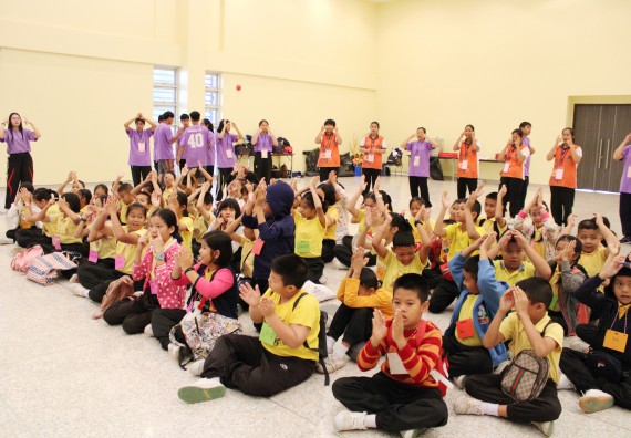 ภาพกิจกรรม คณะวิทยาศาสตร์และเทคโนโลยี จัดค่ายวิทยาศาสตร์โรงเรียนสาธิตฯ