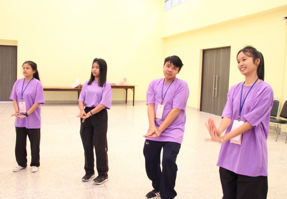 ภาพกิจกรรม คณะวิทยาศาสตร์และเทคโนโลยี จัดค่ายวิทยาศาสตร์โรงเรียนสาธิตฯ