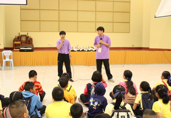 ภาพกิจกรรม คณะวิทยาศาสตร์และเทคโนโลยี จัดค่ายวิทยาศาสตร์โรงเรียนสาธิตฯ