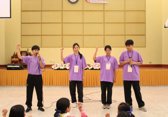 ภาพกิจกรรม คณะวิทยาศาสตร์และเทคโนโลยี จัดค่ายวิทยาศาสตร์โรงเรียนสาธิตฯ