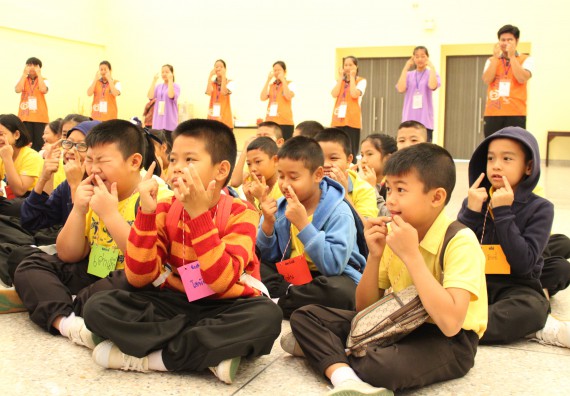 ภาพกิจกรรม คณะวิทยาศาสตร์และเทคโนโลยี จัดค่ายวิทยาศาสตร์โรงเรียนสาธิตฯ