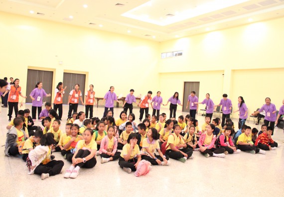 ภาพกิจกรรม คณะวิทยาศาสตร์และเทคโนโลยี จัดค่ายวิทยาศาสตร์โรงเรียนสาธิตฯ