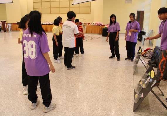 ภาพกิจกรรม คณะวิทยาศาสตร์และเทคโนโลยี จัดค่ายวิทยาศาสตร์โรงเรียนสาธิตฯ