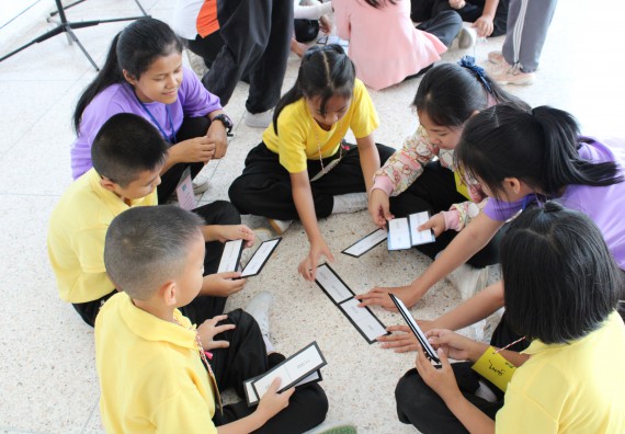 ภาพกิจกรรม คณะวิทยาศาสตร์และเทคโนโลยี จัดค่ายวิทยาศาสตร์โรงเรียนสาธิตฯ