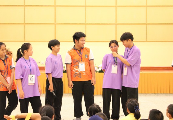 ภาพกิจกรรม คณะวิทยาศาสตร์และเทคโนโลยี จัดค่ายวิทยาศาสตร์โรงเรียนสาธิตฯ