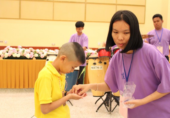 ภาพกิจกรรม คณะวิทยาศาสตร์และเทคโนโลยี จัดค่ายวิทยาศาสตร์โรงเรียนสาธิตฯ