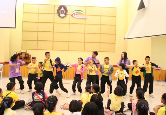 ภาพกิจกรรม คณะวิทยาศาสตร์และเทคโนโลยี จัดค่ายวิทยาศาสตร์โรงเรียนสาธิตฯ