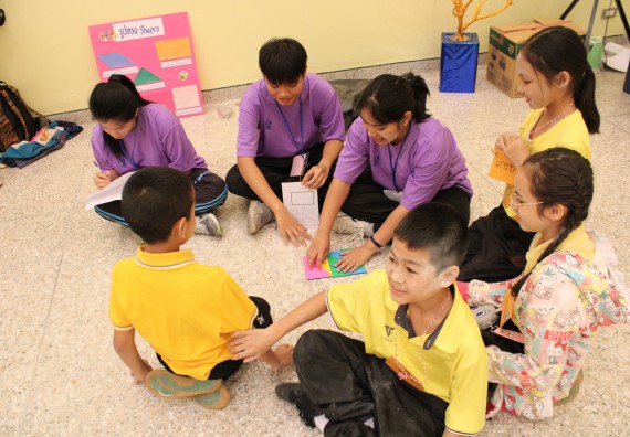 ภาพกิจกรรม คณะวิทยาศาสตร์และเทคโนโลยี จัดค่ายวิทยาศาสตร์โรงเรียนสาธิตฯ