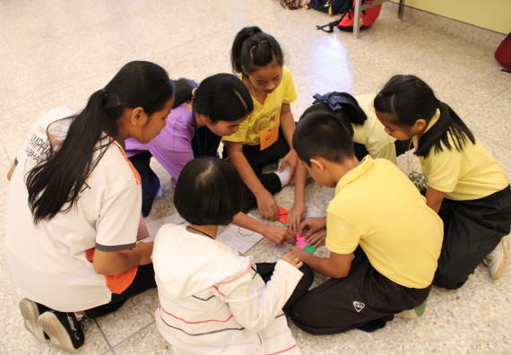 ภาพกิจกรรม คณะวิทยาศาสตร์และเทคโนโลยี จัดค่ายวิทยาศาสตร์โรงเรียนสาธิตฯ