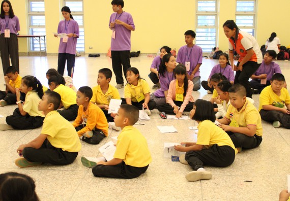 ภาพกิจกรรม คณะวิทยาศาสตร์และเทคโนโลยี จัดค่ายวิทยาศาสตร์โรงเรียนสาธิตฯ