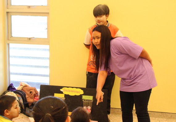 ภาพกิจกรรม คณะวิทยาศาสตร์และเทคโนโลยี จัดค่ายวิทยาศาสตร์โรงเรียนสาธิตฯ