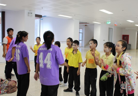 ภาพกิจกรรม คณะวิทยาศาสตร์และเทคโนโลยี จัดค่ายวิทยาศาสตร์โรงเรียนสาธิตฯ