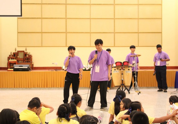 ภาพกิจกรรม คณะวิทยาศาสตร์และเทคโนโลยี จัดค่ายวิทยาศาสตร์โรงเรียนสาธิตฯ