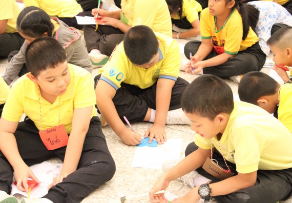 ภาพกิจกรรม คณะวิทยาศาสตร์และเทคโนโลยี จัดค่ายวิทยาศาสตร์โรงเรียนสาธิตฯ