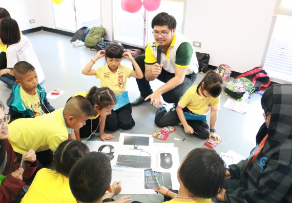 ภาพกิจกรรม คณะวิทยาศาสตร์และเทคโนโลยี จัดค่ายวิทยาศาสตร์โรงเรียนสาธิตฯ