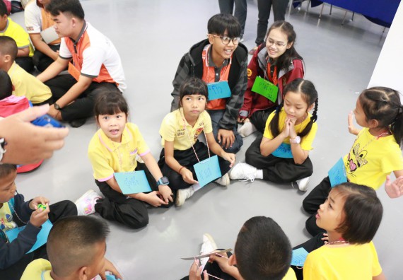 ภาพกิจกรรม คณะวิทยาศาสตร์และเทคโนโลยี จัดค่ายวิทยาศาสตร์โรงเรียนสาธิตฯ